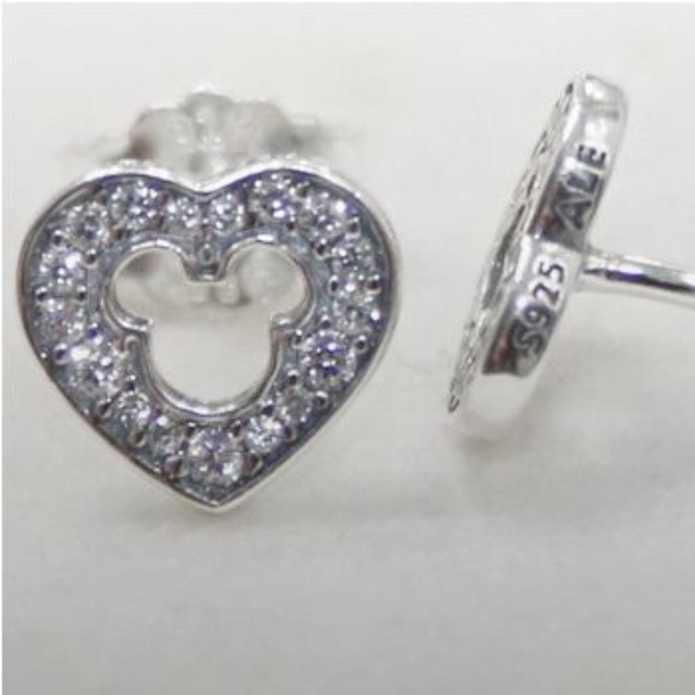CLEARANCE!  NWOT Pandora Disney Mickey Mouse Silhouette Heart Earrings - Picture 2 of 2